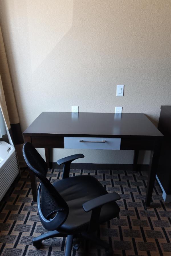 West Worth Inn & Suites White Settlement Εξωτερικό φωτογραφία