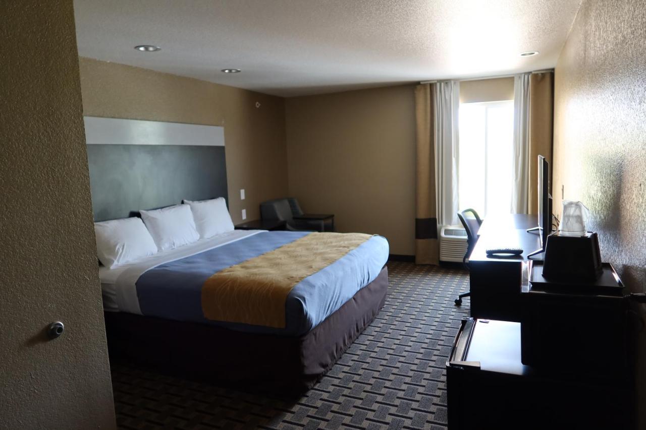 West Worth Inn & Suites White Settlement Εξωτερικό φωτογραφία