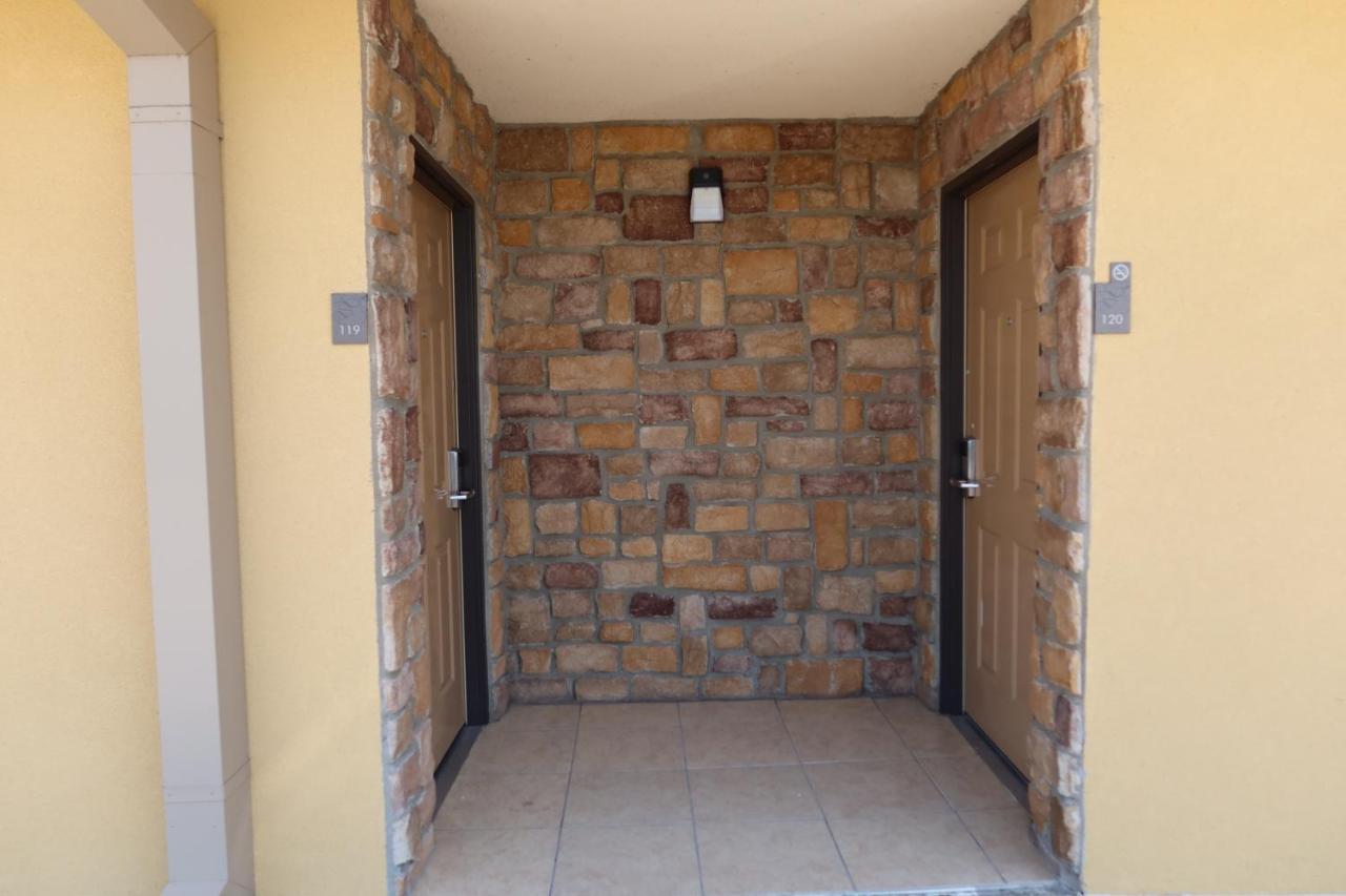 West Worth Inn & Suites White Settlement Εξωτερικό φωτογραφία