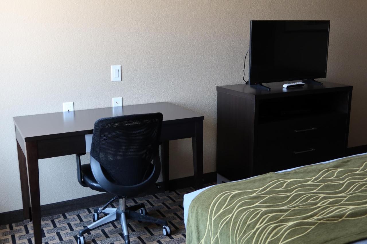 West Worth Inn & Suites White Settlement Εξωτερικό φωτογραφία