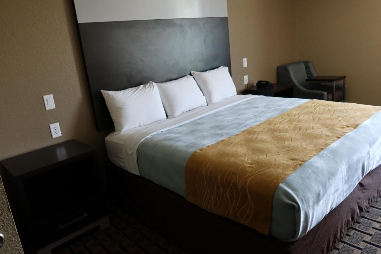 West Worth Inn & Suites White Settlement Εξωτερικό φωτογραφία