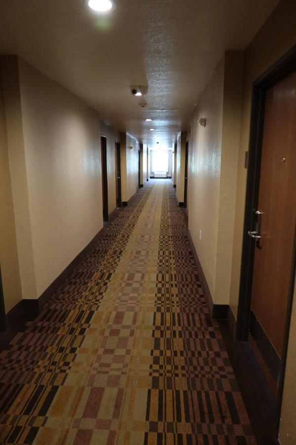 West Worth Inn & Suites White Settlement Εξωτερικό φωτογραφία