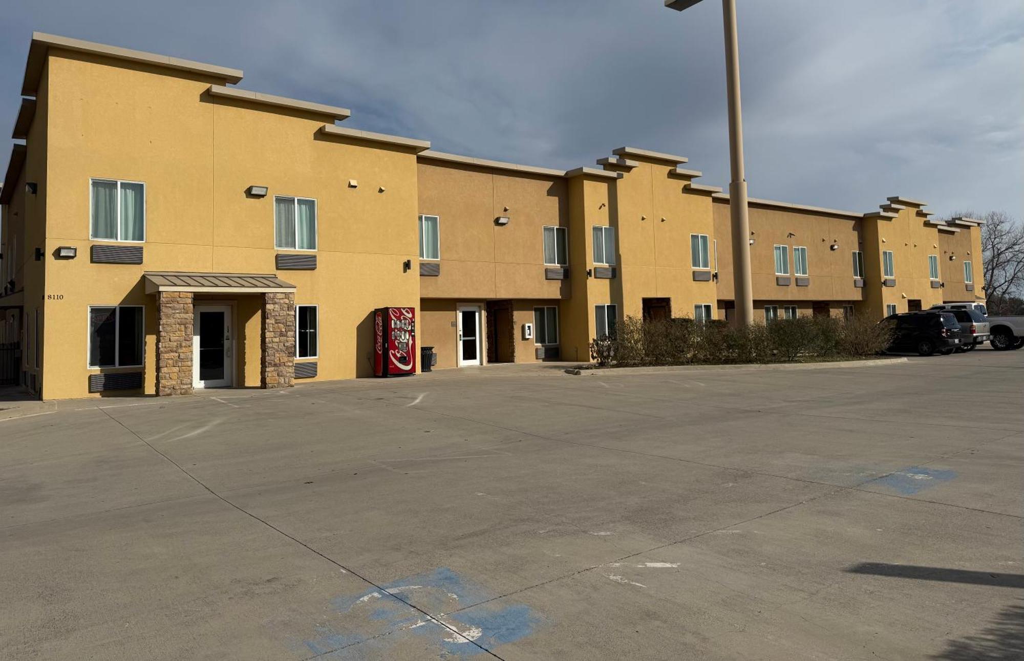 West Worth Inn & Suites White Settlement Εξωτερικό φωτογραφία