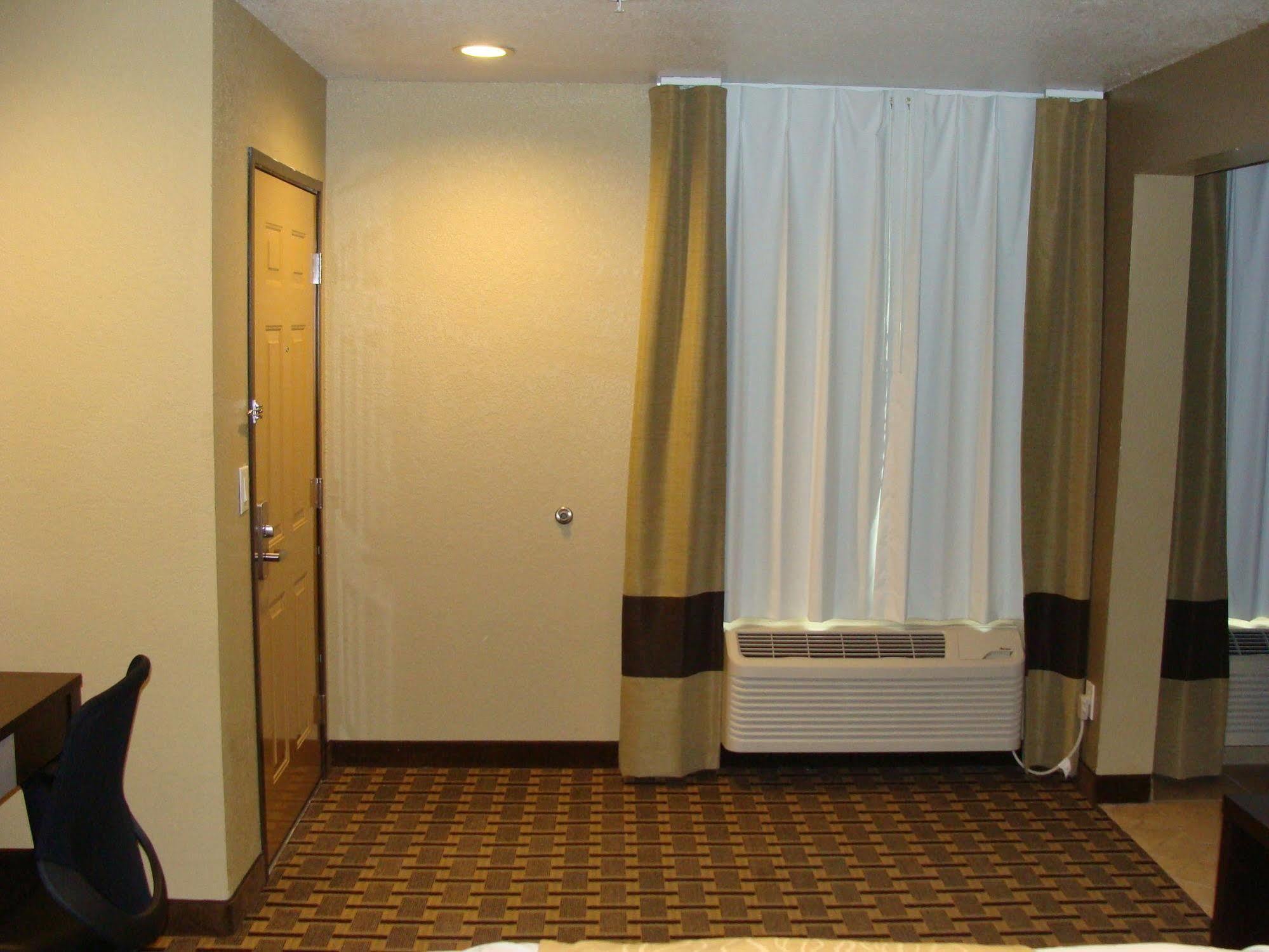 West Worth Inn & Suites White Settlement Εξωτερικό φωτογραφία